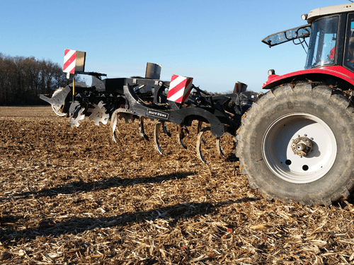 Travail du sol - Déchaumeur à dents - Déchaumeur à dents trainé ou porté BLACKBEAR