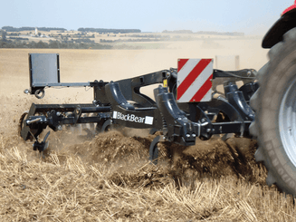 Travail du sol - Déchaumeur à dents - Déchaumeur à dents trainé ou porté BLACKBEAR