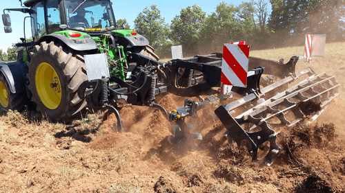 Travail du sol - Déchaumeur à dents - Déchaumeur à dents trainé ou porté BLACKBEAR