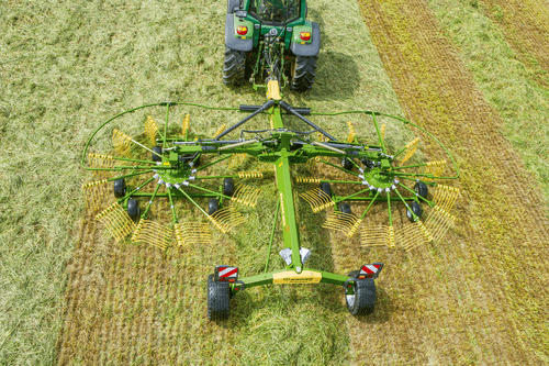 Fenaison - Andaineurs rotatifs - Andaineur double rotor SWADRO centraux et latéraux