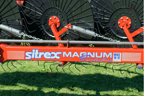 Fenaison - Andaineurs rotatifs - Andaineur SOLEILS MAGNUM EVOLUTION auto-directionnel