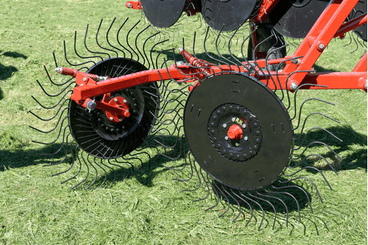 Fenaison - Andaineurs rotatifs - Andaineur SOLEILS MAGNUM EVOLUTION auto-directionnel