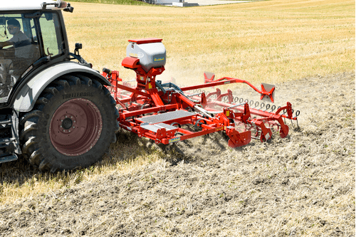 Travail du sol - Scalpeur - Scalpeur TAIFUN et semoir P BOX STI