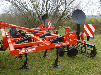 Travail du sol - Déchaumeur à dents - Déchaumeur à dents porté MAXICULTEUR