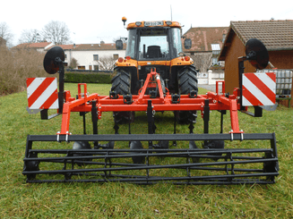 Travail du sol - Déchaumeur à dents - Déchaumeur à dents porté MAXICULTEUR
