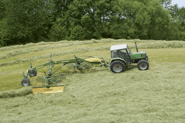 Fenaison - Andaineurs rotatifs - Andaineur double rotor SWADRO centraux et latéraux