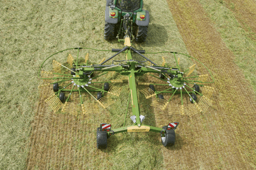 Fenaison - Andaineurs rotatifs - Andaineur double rotor SWADRO centraux et latéraux