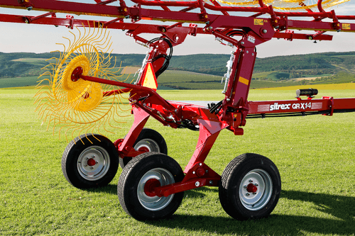 Fenaison - Andaineurs rotatifs - Andaineur SOLEILS QRAKE X