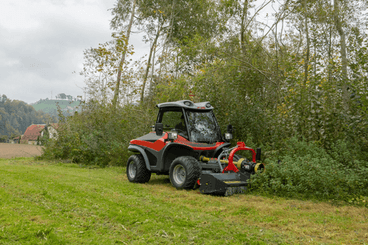 Entretien - Equipement entretien - Tracteur de pente porte outils TERRATRAC TT 