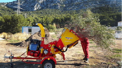 Matériel forestier - Broyeurs de végétaux - Broyeur de branches thermique VEGETOR sur châssis routier