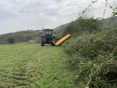 Entretien - Broyeurs d'accotements - Broyeur et faucheuse d'accotement