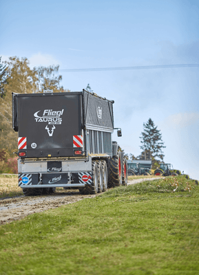 Transport - Remorques agricoles - Remorque à fond poussant TAURUS